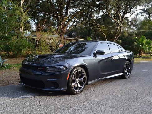 Used 2018 Dodge Charger SXT Plus image 2