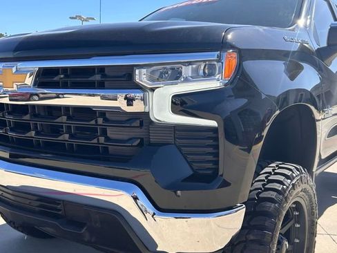 Used 2023 Chevrolet Silverado 1500 LT image 4