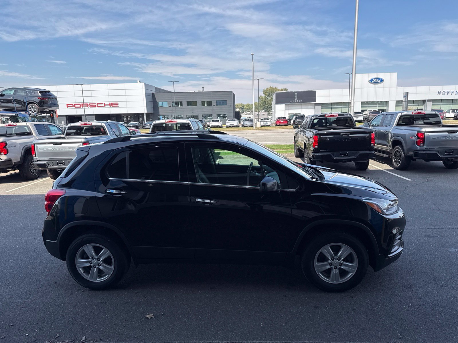 Used 2020 Chevrolet Trax LT w/ LT Convenience Package AWD/4WD image 5