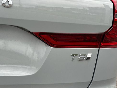 New 2026 Volvo XC60 T8 Plus w/ Protection Package Premier image 25