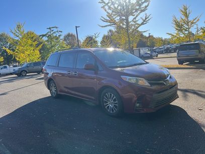 Used 2018 Toyota Sienna XLE