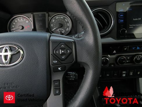 Certified 2018 Toyota Tacoma TRD Off-Road image 15