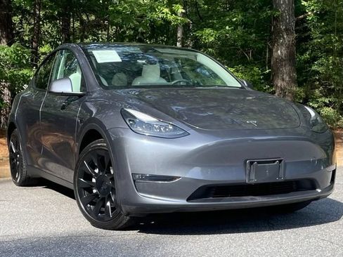 Used 2023 Tesla Model Y Long Range AWD/4WD image 9