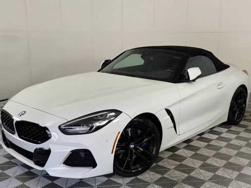 Used 2019 BMW Z4 sDrive30i w/ M Sport Package RWD image 2
