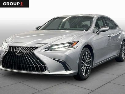 Used 2025 Lexus ES 300h w/ Premium Package