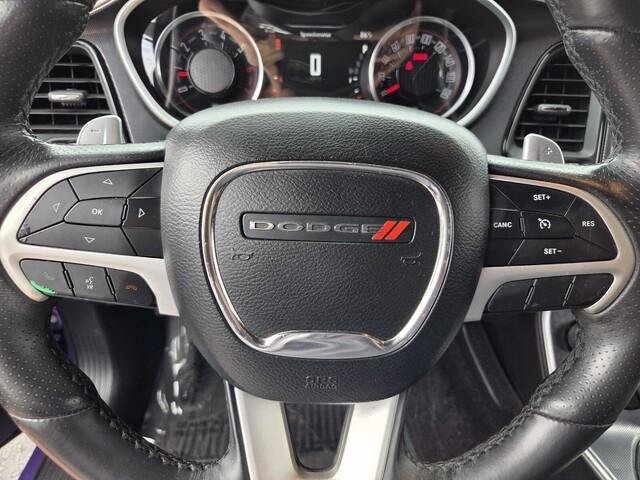 Used 2018 Dodge Challenger R/T Scat Pack w/ Leather Interior Group RWD image 13