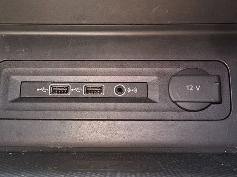 Used 2020 Volkswagen Atlas Cross Sport SEL Premium image 25