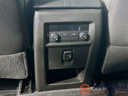 Used 2023 Chevrolet Traverse LT w/ Rear Camera Mirror Package AWD/4WD image 32