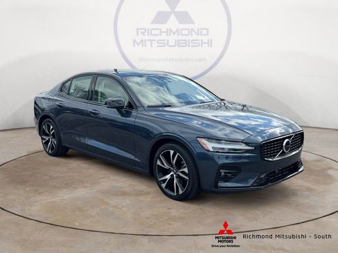 Used 2023 Volvo S60 B5 Plus image 1
