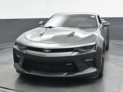 Used 2016 Chevrolet Camaro SS RWD image 6