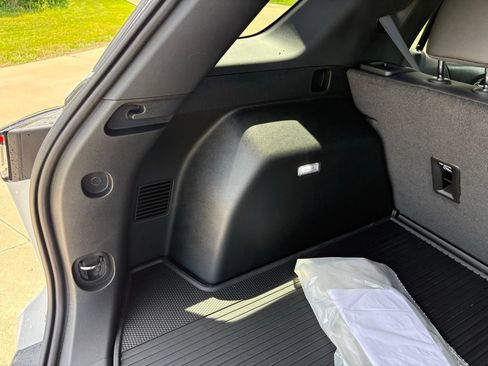 New 2026 Chevrolet Equinox LT w/ Convenience Package II FWD image 55