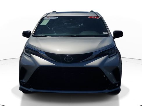 Certified 2023 Toyota Sienna XSE FWD image 2