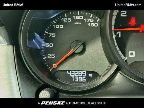 Used 2020 Porsche Macan Turbo AWD/4WD image 14