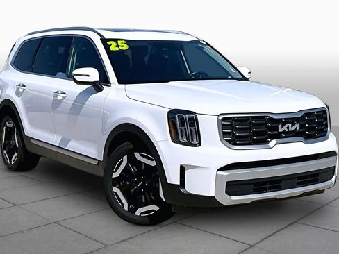 Used 2025 Kia Telluride S FWD image 3