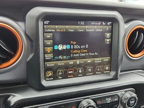 Used 2022 Jeep Gladiator Mojave w/ LED Lighting Group AWD/4WD image 17