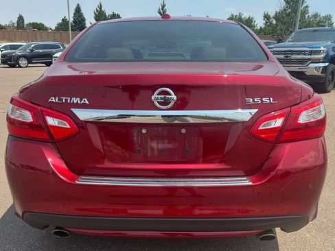 Used 2017 Nissan Altima 3.5 SL w/ 3.5SL Technology Package FWD image 5