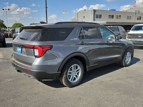 New 2026 Ford Explorer Active w/ Active Comfort Package RWD image 13