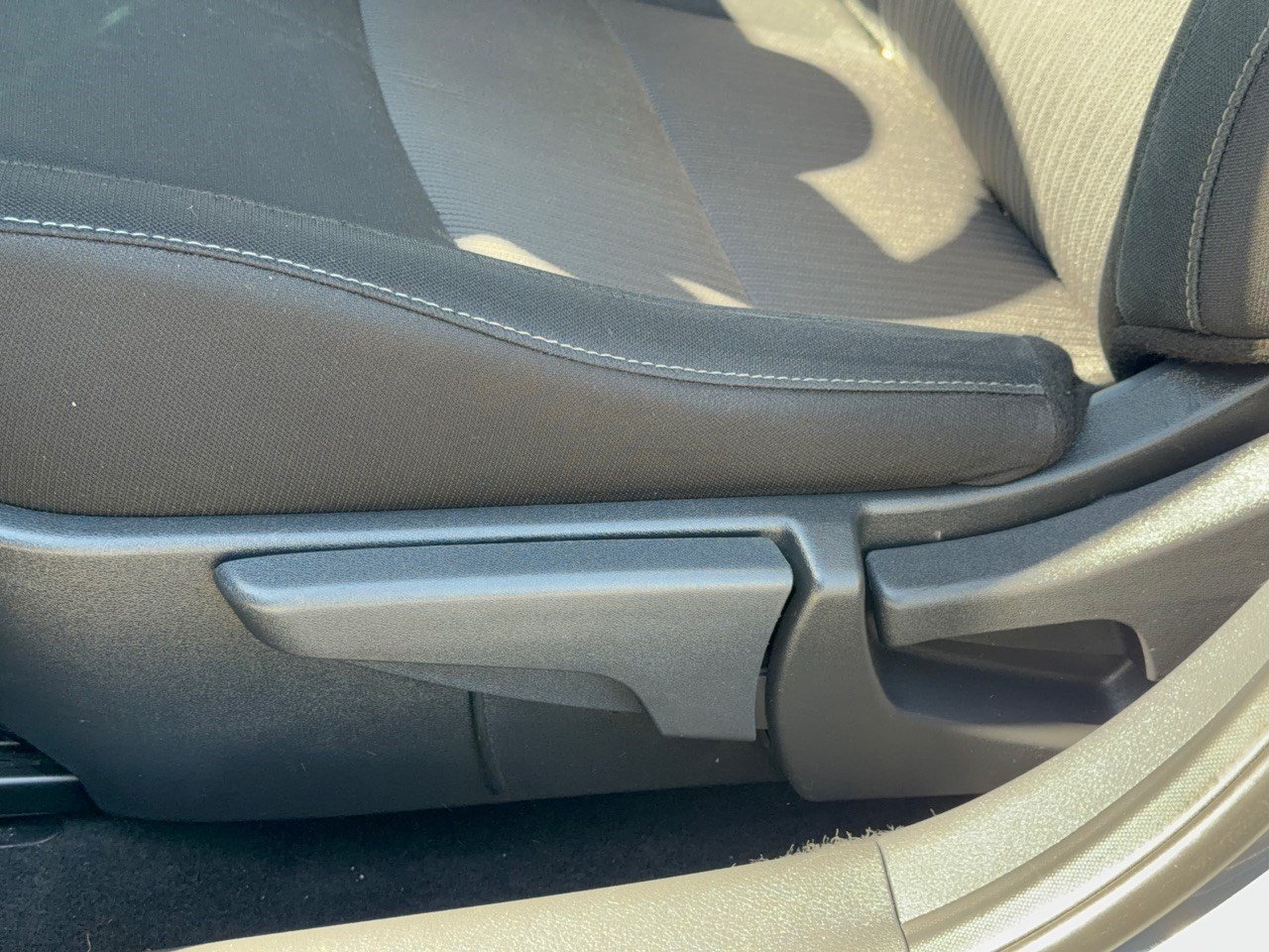Used 2025 Nissan Sentra SV FWD image 16