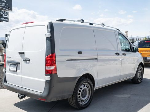 Used 2022 Mercedes-Benz Metris image 11