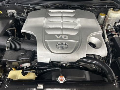 Used 2009 Toyota Land Cruiser AWD/4WD image 39