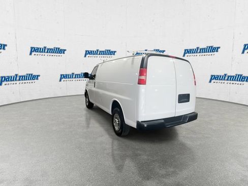 Used 2018 Chevrolet Express 2500 w/ Driver Convenience Package RWD image 8