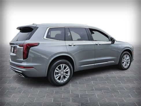 New 2025 Cadillac XT6 Luxury image 4