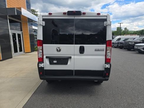 Used 2025 RAM ProMaster 2500 w/ U-Haul Equipment Group FWD image 5