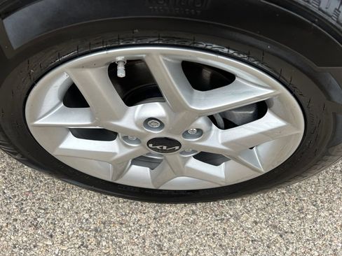 Certified 2023 Kia Soul S FWD image 36