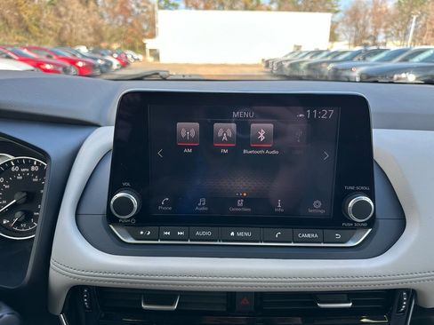 Used 2023 Nissan Rogue SL image 13