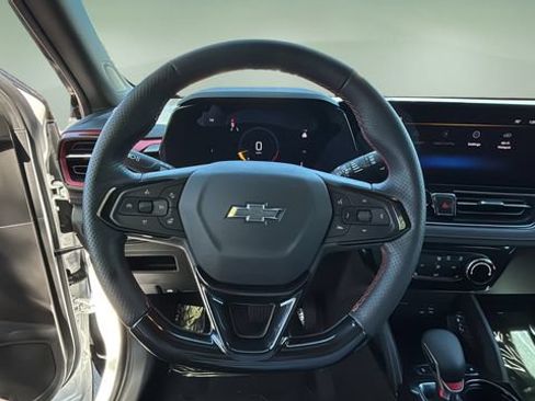 Used 2024 Chevrolet TrailBlazer RS FWD image 14