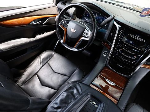 Used 2016 Cadillac Escalade 2WD image 12