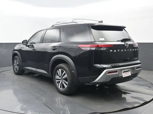 Used 2025 Nissan Pathfinder SL AWD/4WD image 3