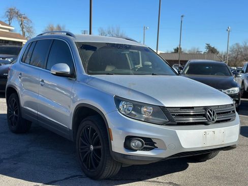 Used 2013 Volkswagen Tiguan SE image 4