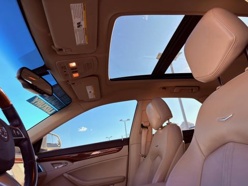 Used 2010 Cadillac CTS Luxury image 27