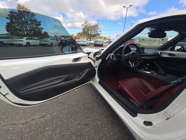 Used 2020 MAZDA MX-5 Miata RF 100th Anniversary RWD image 19