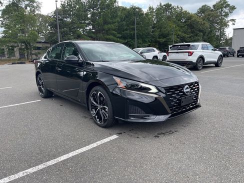 New 2025 Nissan Altima 2.5 SR w/ SR Premium Package image 4