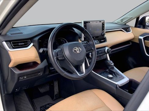 Used 2022 Toyota RAV4 Limited AWD/4WD image 17