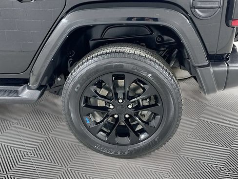 Used 2023 Jeep Wrangler Unlimited Sahara w/ Dual Top Group AWD/4WD image 26