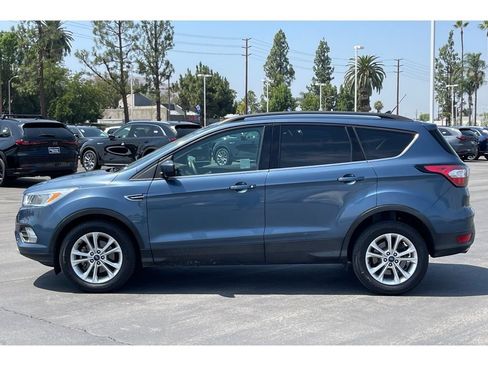 Used 2018 Ford Escape SE w/ SE Sync 3 Package FWD image 3