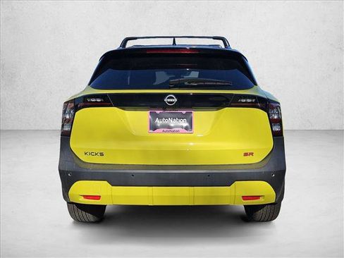 New 2025 Nissan Kicks SR image 8