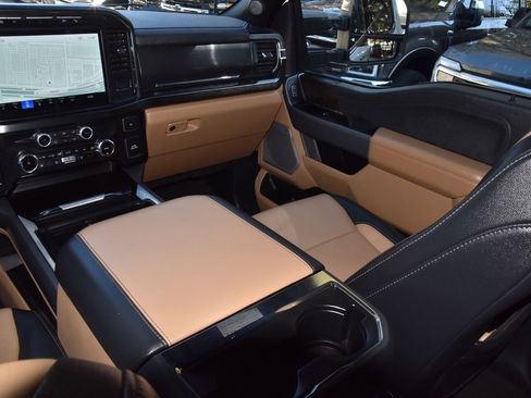 Used 2024 Ford F250 Lariat w/ Chrome Package image 17