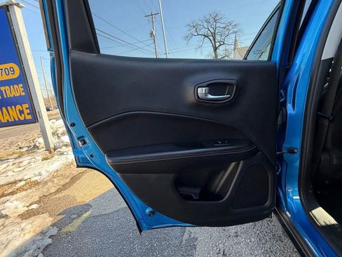 Used 2019 Jeep Compass Latitude w/ Popular Equipment Group image 18