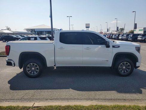 Used 2024 GMC Sierra 1500 AT4 w/ Technology Package AWD/4WD image 7