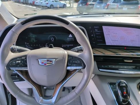 Certified 2022 Cadillac Escalade Premium Luxury Platinum image 26