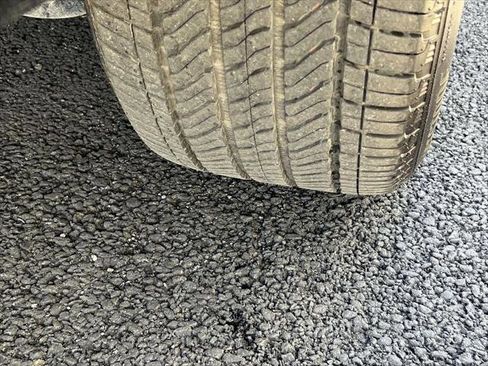 Used 2025 Cadillac Escalade ESV Premium Luxury image 11