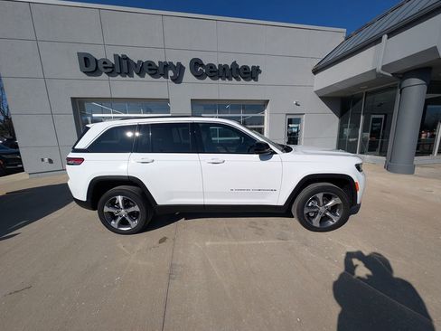 New 2026 Jeep Grand Cherokee Limited AWD/4WD image 4