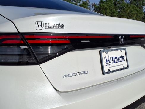 New 2025 Honda Accord SE image 30