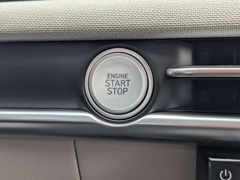 New 2025 Hyundai Tucson Limited image 13