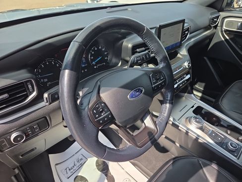 Used 2020 Ford Explorer XLT w/ Equipment Group 202A AWD/4WD image 24