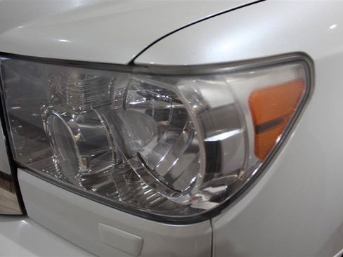 Used 2017 Toyota Sequoia Platinum AWD/4WD image 10